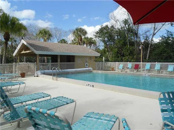 $1,995 | 4819 Village Gardens Drive, Unit 110, Sarasota, FL 34234