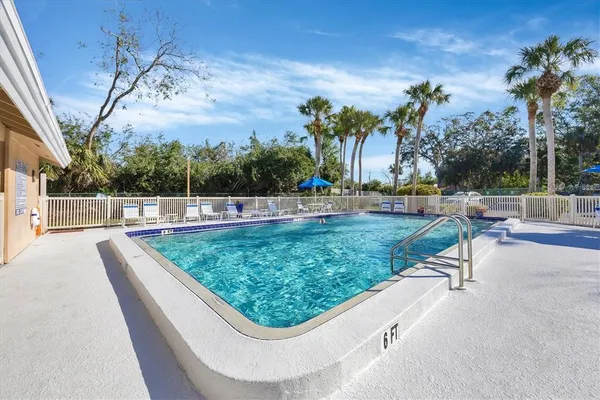 $1,995 | 4819 Village Gardens Drive, Unit 110, Sarasota, FL 34234