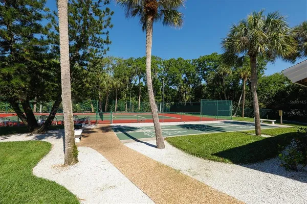 $1,995 | 4819 Village Gardens Drive, Unit 110, Sarasota, FL 34234