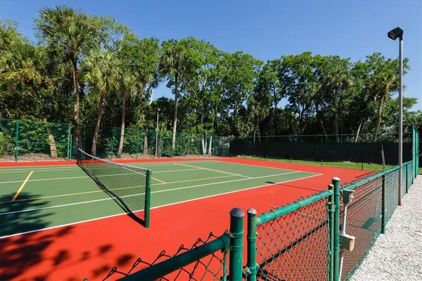 $1,995 | 4819 Village Gardens Drive, Unit 110, Sarasota, FL 34234