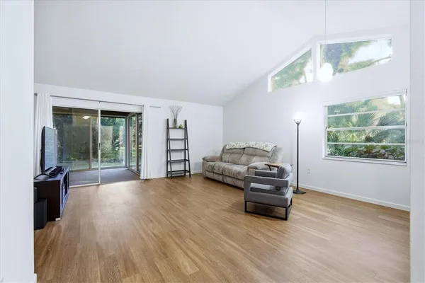 $1,995 | 4819 Village Gardens Drive, Unit 110, Sarasota, FL 34234