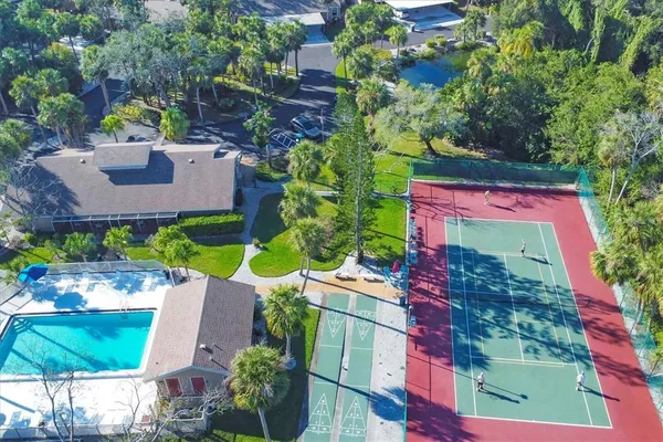 $1,995 | 4819 Village Gardens Drive, Unit 110, Sarasota, FL 34234