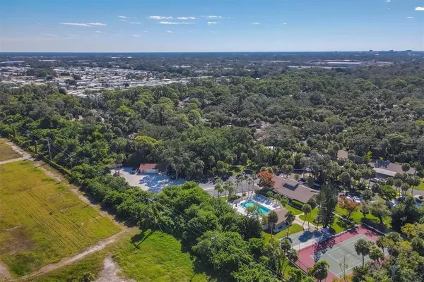 $1,995 | 4819 Village Gardens Drive, Unit 110, Sarasota, FL 34234