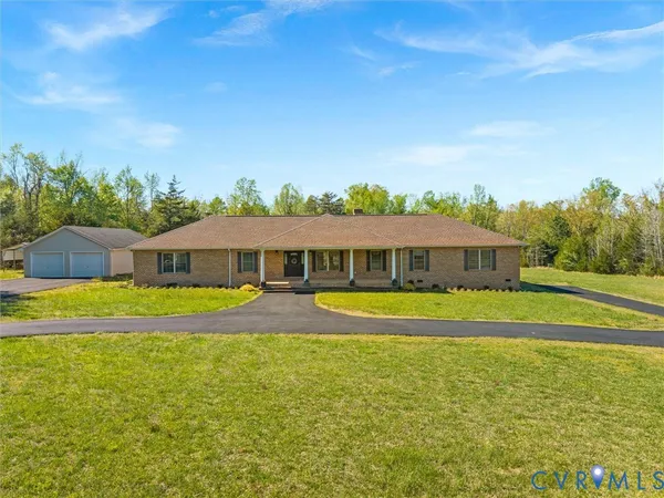 $550,000 | 218 Landing Road, Farmville, VA 23901