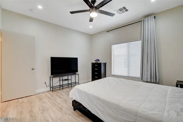$2,150 | 251 South Green Valley Parkway, Unit 2411, Henderson, NV 89012