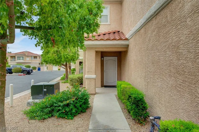$2,150 | 251 South Green Valley Parkway, Unit 2411, Henderson, NV 89012