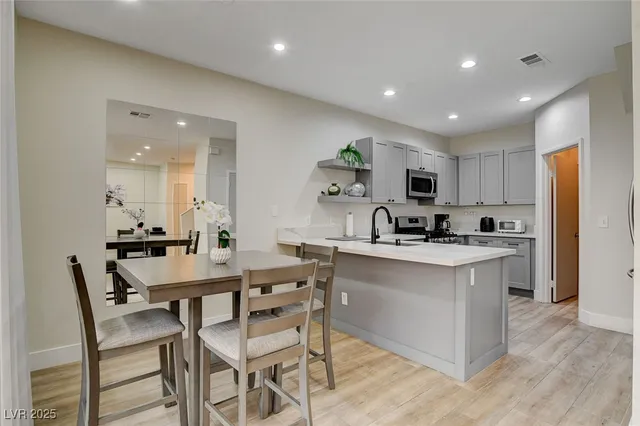 $2,150 | 251 South Green Valley Parkway, Unit 2411, Henderson, NV 89012