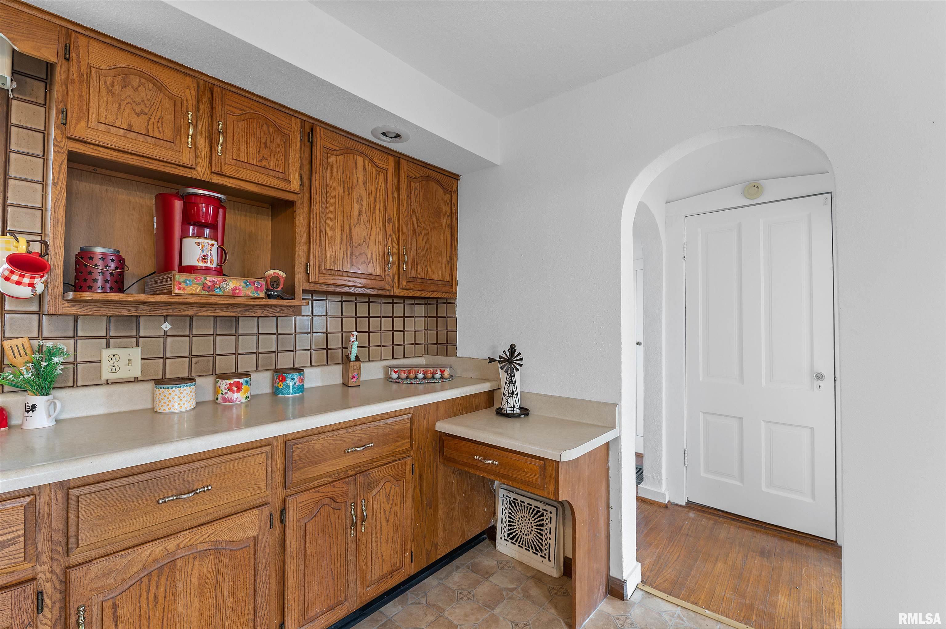 9475 New Liberty Road Walcott, IA 52773 - Photo 11 of 21 Gallery Image 11