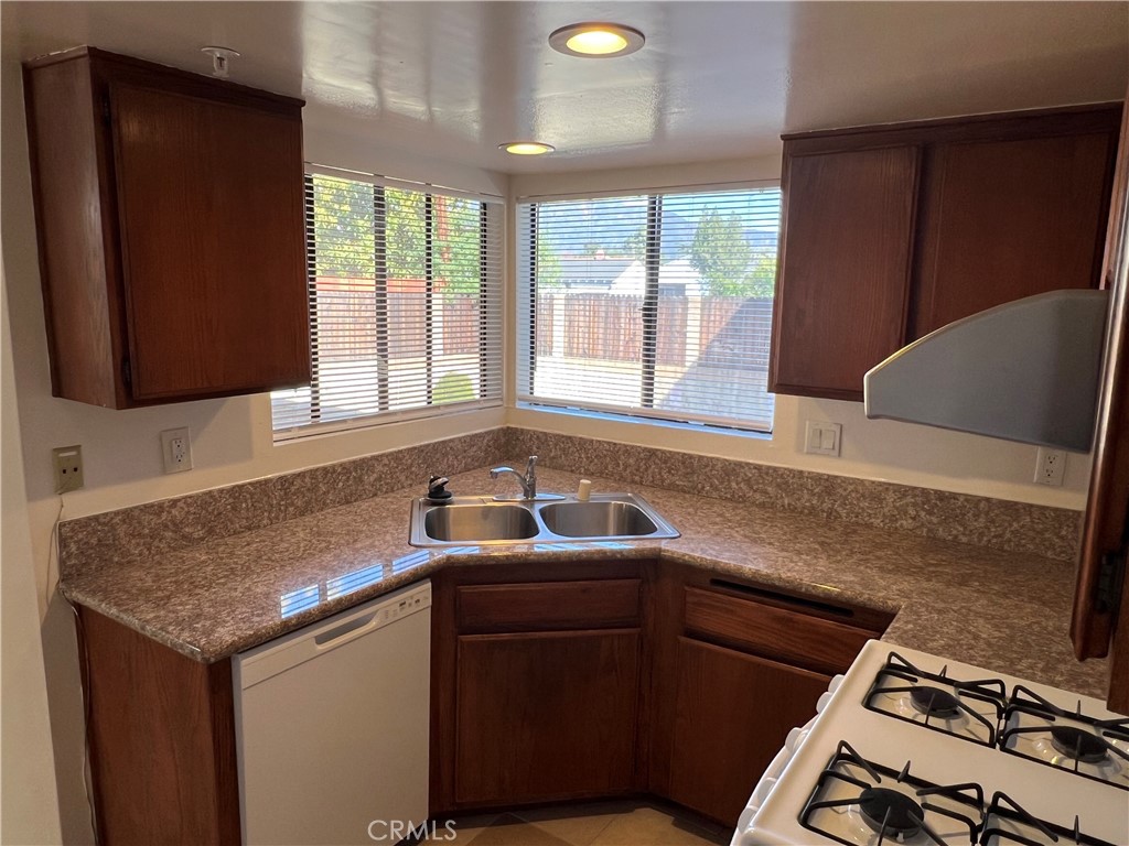 711 West Duarte Road, Unit F Monrovia, CA 91016 - Photo 6 of 15