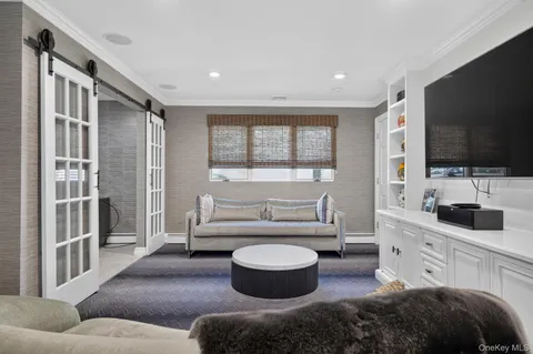 $2,350,000 | 12 Locust Lane, Roslyn Heights, NY 11577