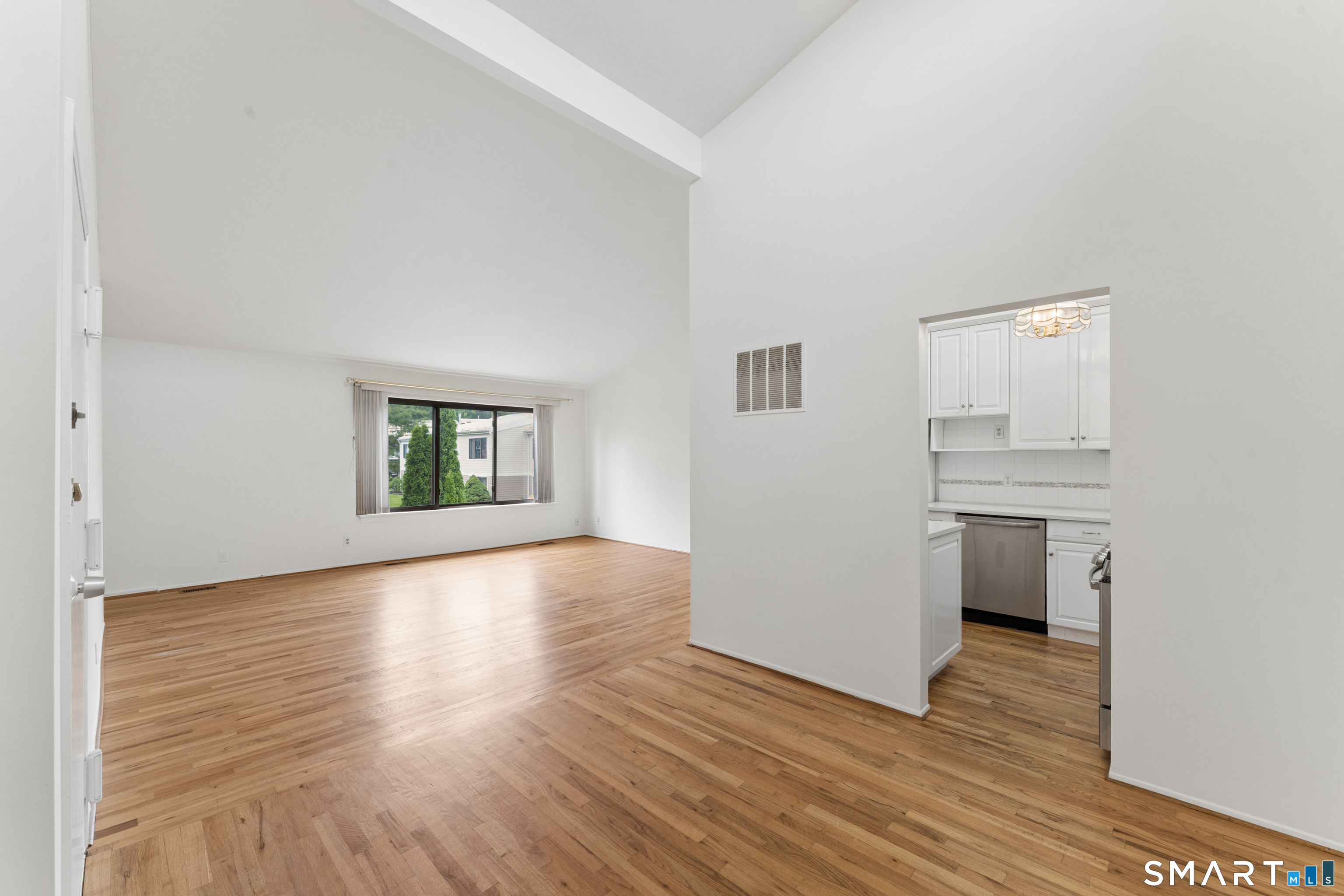 82 Olcott Way, Unit 82 Ridgefield, CT 06877 - Photo 3 of 22 Gallery Image 3