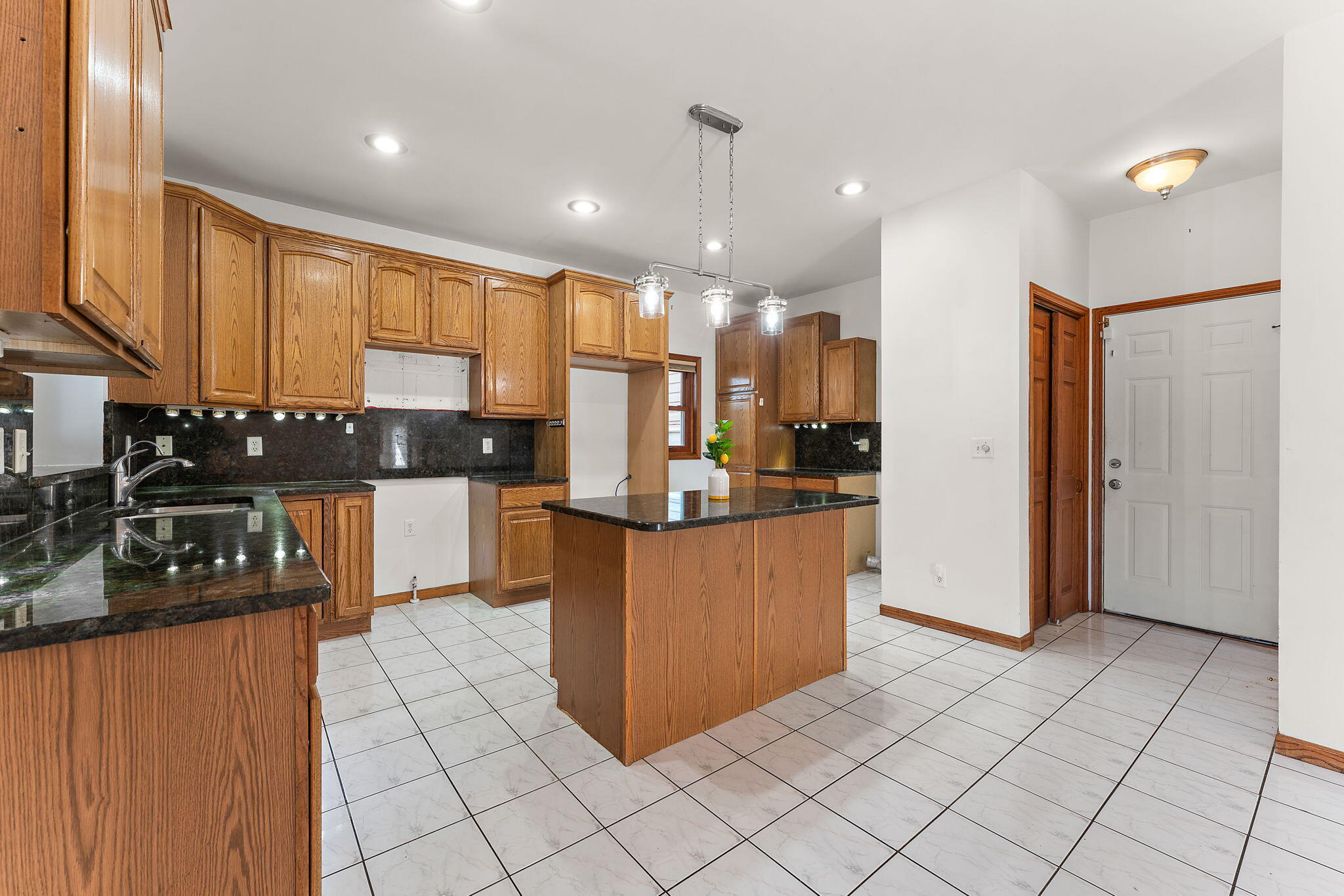 148 Timber Point Court Valparaiso, IN 46385 - Photo 16 of 42 2048x1365