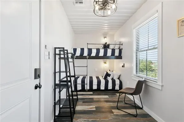 $620,000 | 1729 Yscloskey Highway, St. Bernard, LA 70085