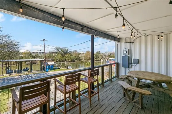 $620,000 | 1729 Yscloskey Highway, St. Bernard, LA 70085