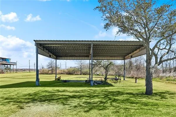 $620,000 | 1729 Yscloskey Highway, St. Bernard, LA 70085
