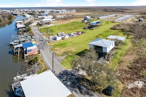 $620,000 | 1729 Yscloskey Highway, St. Bernard, LA 70085