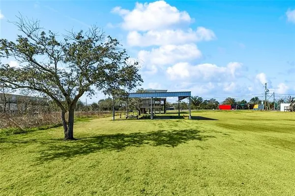 $620,000 | 1729 Yscloskey Highway, St. Bernard, LA 70085