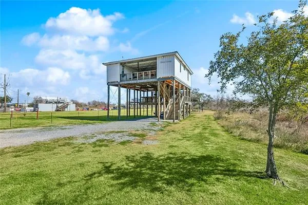 $620,000 | 1729 Yscloskey Highway, St. Bernard, LA 70085