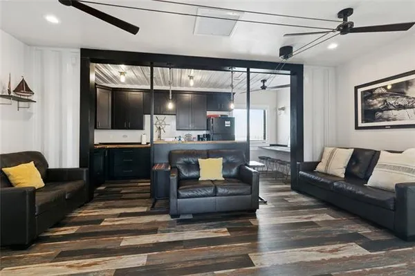 $620,000 | 1729 Yscloskey Highway, St. Bernard, LA 70085