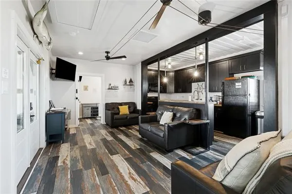 $620,000 | 1729 Yscloskey Highway, St. Bernard, LA 70085