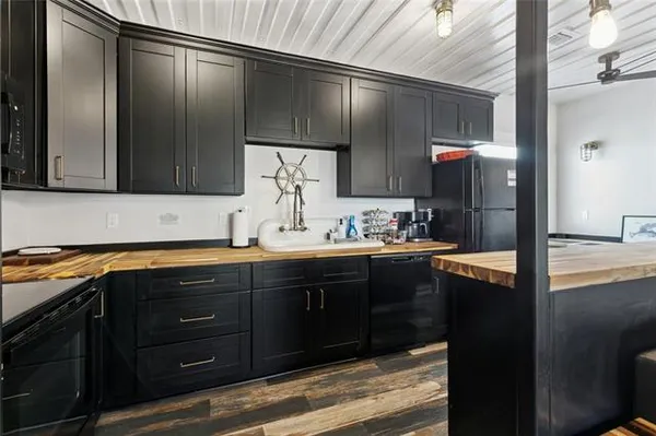 $620,000 | 1729 Yscloskey Highway, St. Bernard, LA 70085