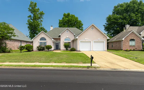 $300,000 | 607 Castlewoods Boulevard, Brandon, MS 39047