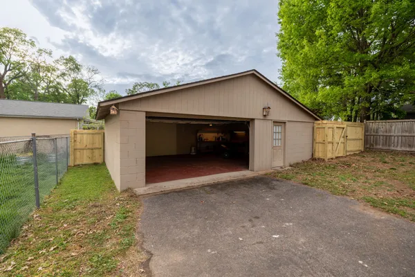 $2,800 | 1308 Riverside Drive, Nashville, TN 37206