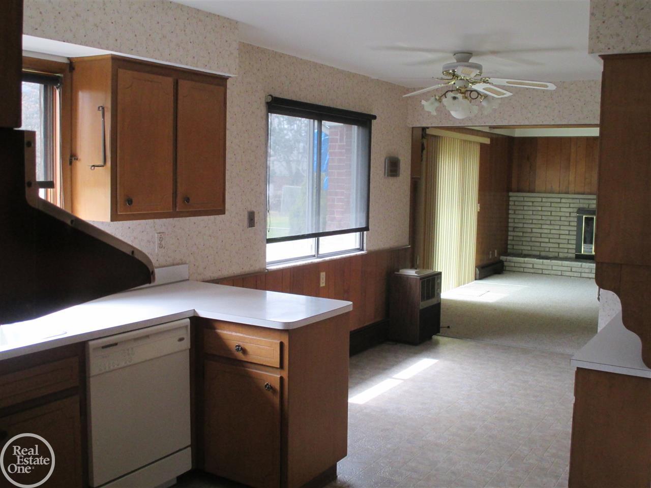 763 Hampton Road Grosse Pointe Woods, MI 48236 - Photo 3 of 16