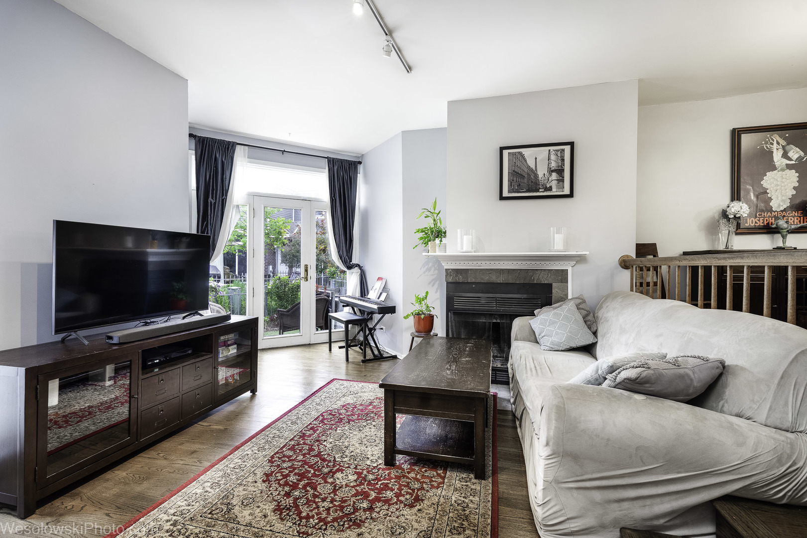 3315 North Racine Avenue, Unit E Chicago, IL 60657 - Photo 4 of 31