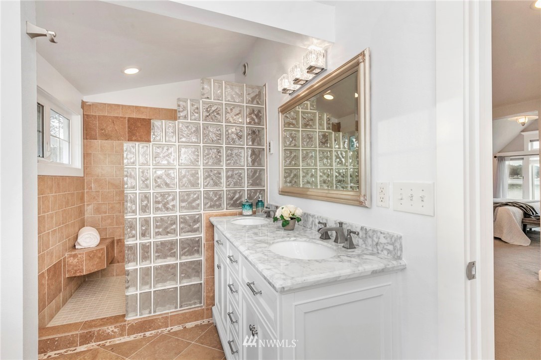 4450 Dyes Inlet Road Northwest Bremerton, WA 98312 - Photo 23 of 40 Gallery Image 23
