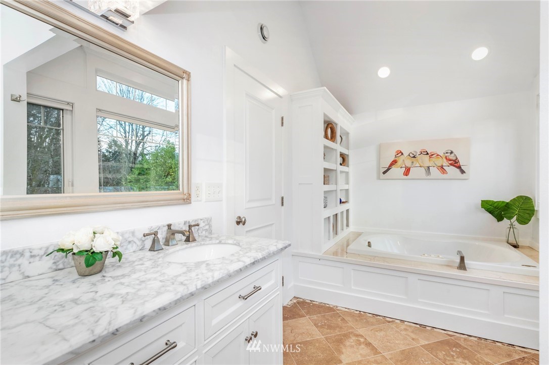 4450 Dyes Inlet Road Northwest Bremerton, WA 98312 - Photo 24 of 40 Gallery Image 24