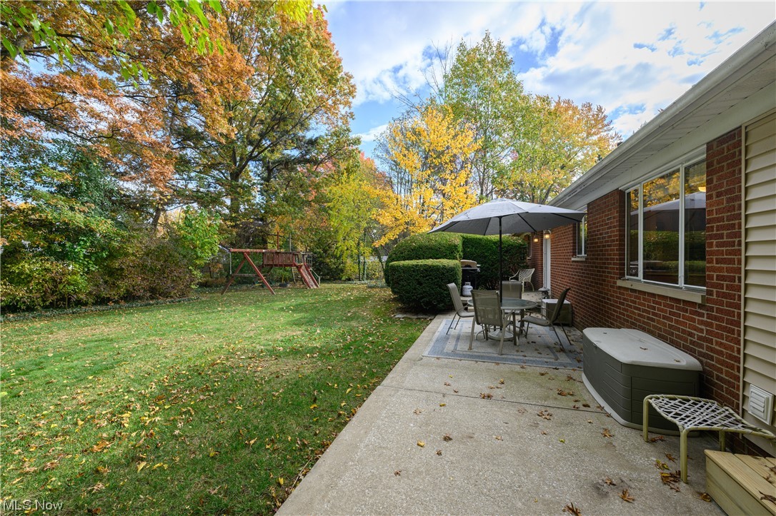 2969 Chamberlain Road Akron, OH 44333 - Photo 5 of 33 View of rear-yard and a patio