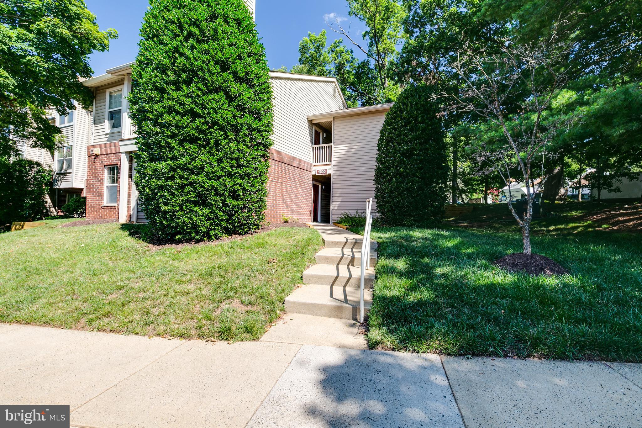 1700 A Ascot Way Reston, VA 20190 - Photo 6 of 38 Gallery Image 6