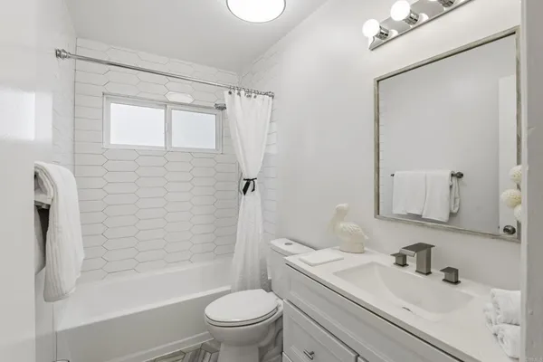 $4,695,000 | 2652 Jefferson Street, Carlsbad, CA 92008