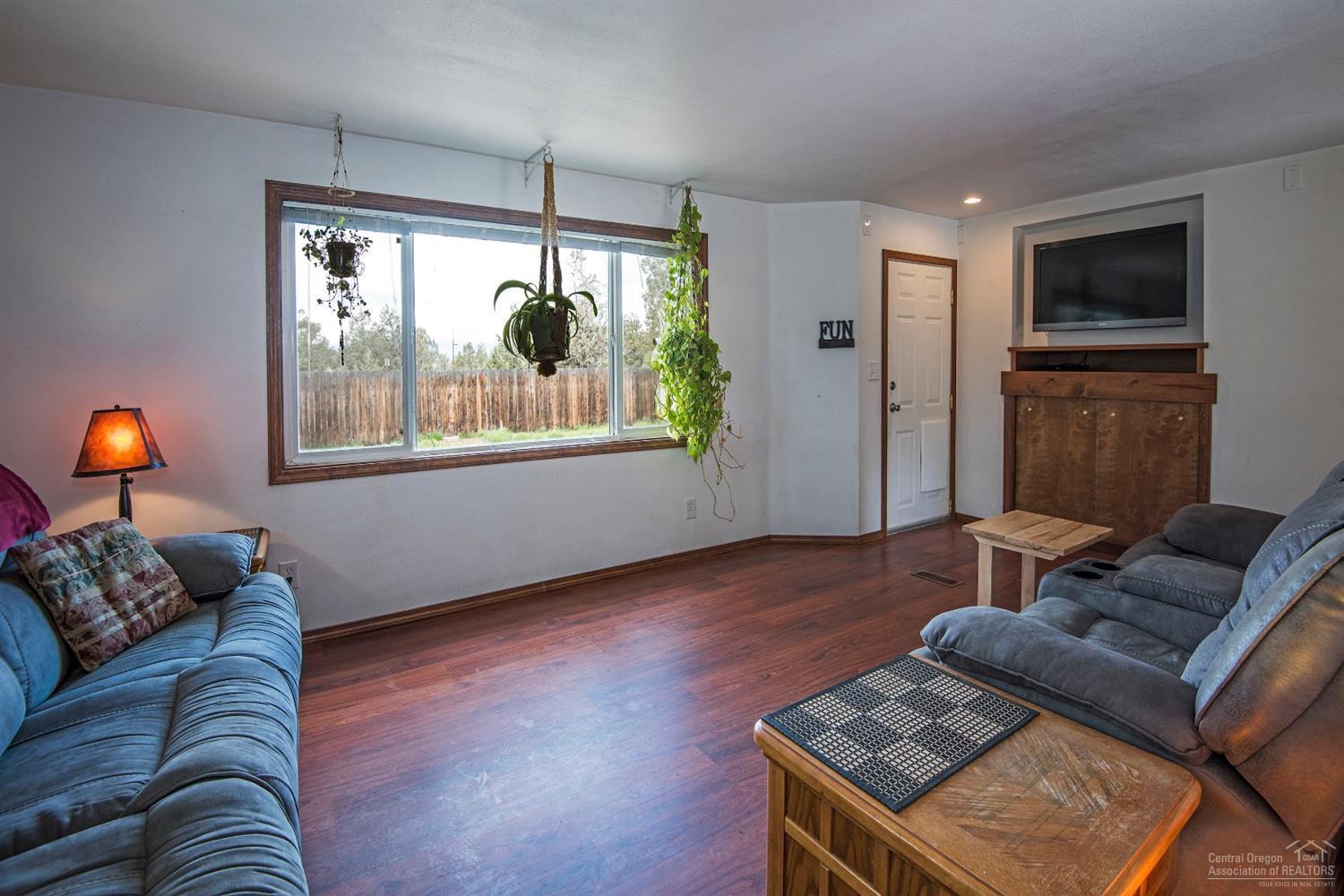 20856 Southwest Gift Road Bend, OR 97703 - Photo 9 of 25 Additional Photo