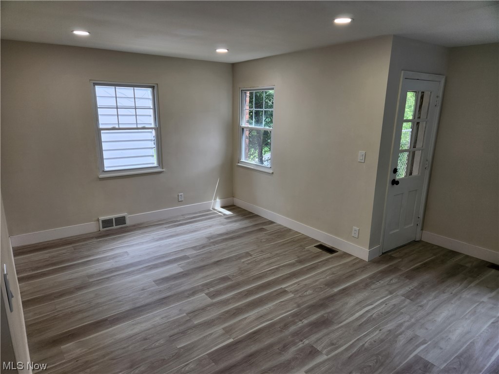 3718 Bainbridge Road Cleveland Heights, OH 44118 - Photo 2 of 23