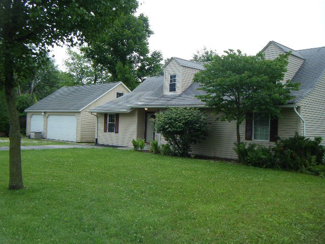 5027 Ridgelane Drive Fort Wayne, IN 46804 - Photo 2 of 13 Gallery Image 2