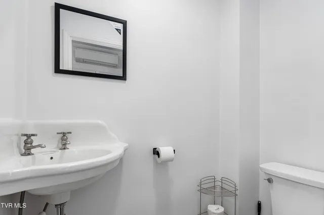 $2,300 | 120 South Cherokee Street, Unit 1, Jonesborough, TN 37659