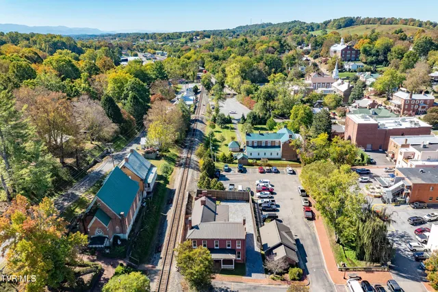 $2,300 | 120 South Cherokee Street, Unit 1, Jonesborough, TN 37659