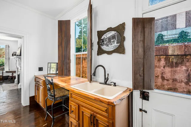 $2,300 | 120 South Cherokee Street, Unit 1, Jonesborough, TN 37659