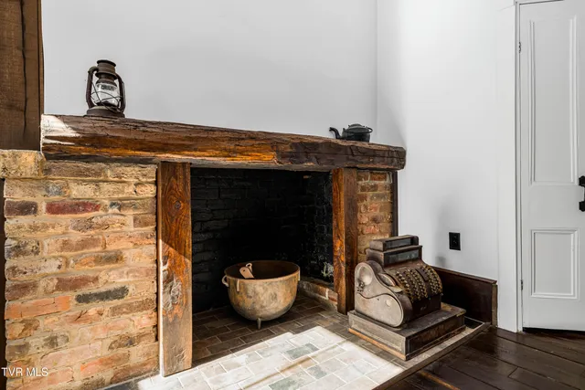 $2,300 | 120 South Cherokee Street, Unit 1, Jonesborough, TN 37659