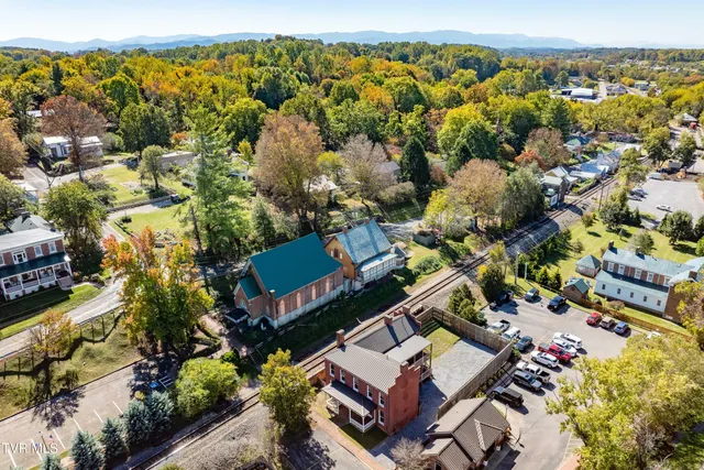 $2,300 | 120 South Cherokee Street, Unit 1, Jonesborough, TN 37659