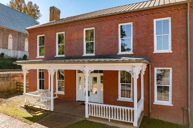 $2,300 | 120 South Cherokee Street, Unit 1, Jonesborough, TN 37659