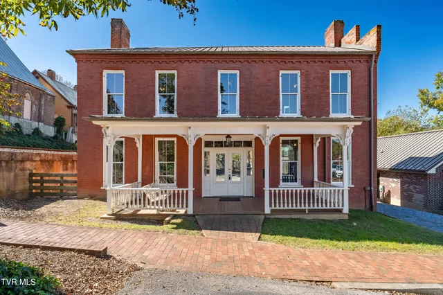 $2,300 | 120 South Cherokee Street, Unit 1, Jonesborough, TN 37659