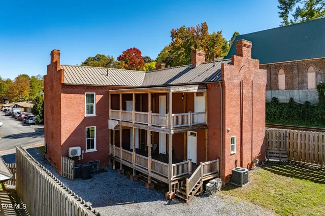 $2,300 | 120 South Cherokee Street, Unit 1, Jonesborough, TN 37659