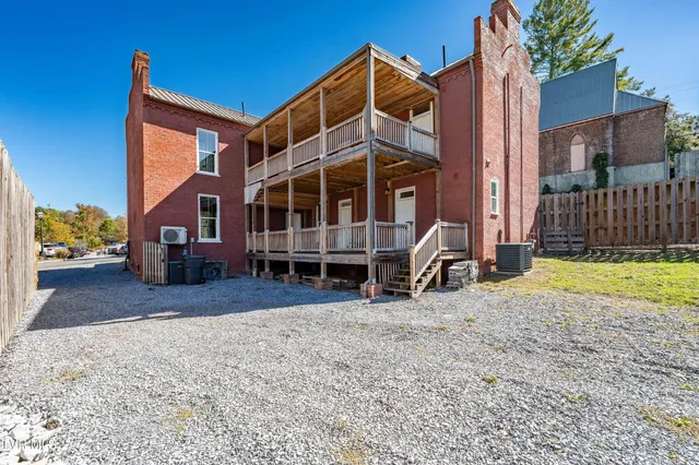 $2,300 | 120 South Cherokee Street, Unit 1, Jonesborough, TN 37659