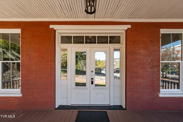 $2,300 | 120 South Cherokee Street, Unit 1, Jonesborough, TN 37659