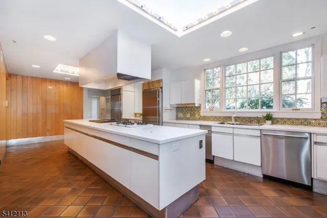 $1,995,000 | 5 Rocky Way, West Orange, NJ 07052