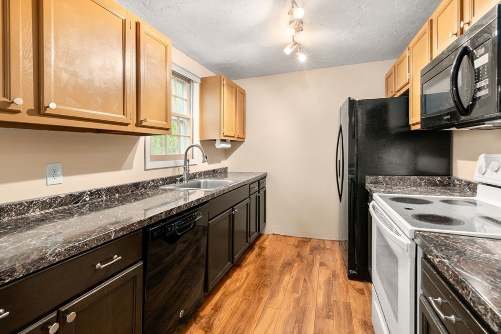 48 Lexington Road, Unit 48 Millbury, MA 01527 - Photo 8 of 30 Gallery Image 8