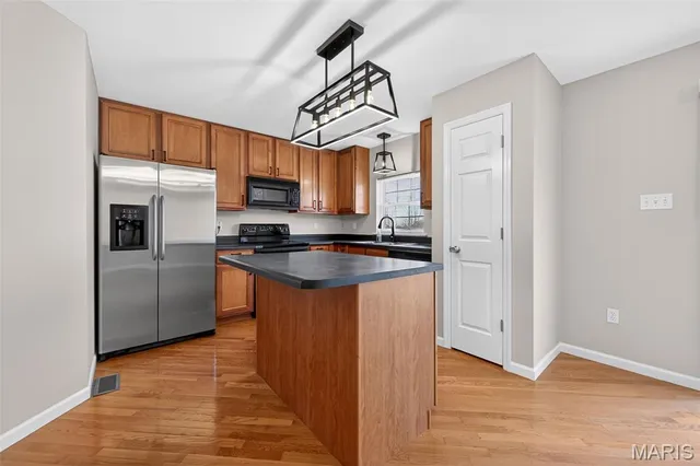 $2,150 | 373 Montclair Tower Drive, St. Charles, MO 63303